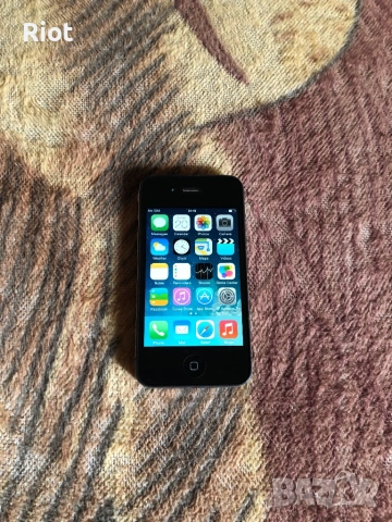 Продавам iPhone 4 