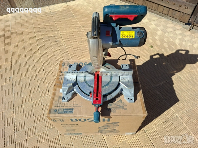 Циркуляр BOSCH Професионален , снимка 2 - Циркуляри - 54932914