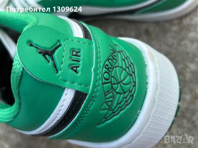 Nike Air Jordan 1 Low в цвят "Pine Green" (зелено/бяло/черно)., снимка 5 - Други - 54567555