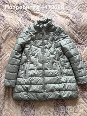 Дамско зелено дълго яке със сваляща се качулка