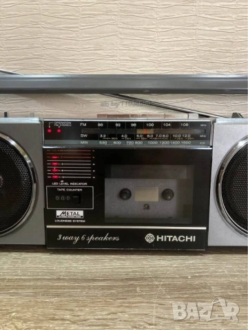 HITACHI TRK-6701W VINTAGE RETRO BOOMBOX радио касетофон, снимка 5 - Радиокасетофони, транзистори - 54451449