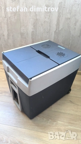 Комбинирана хладилна чанта Mobicool W48 12/220 волта 48 литра .