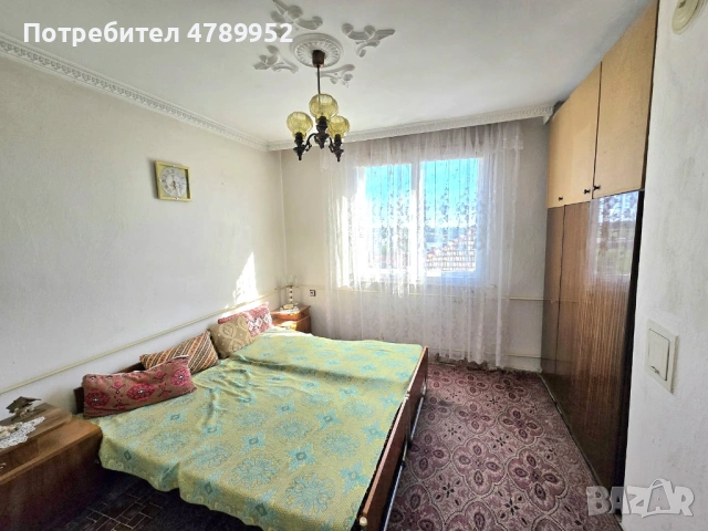 Продава се вторият етаж от къща в гр. Омуртаг на ул. „Панайот Хитов“ 6, с РЗП 250 кв.м. до центъра, снимка 7 - Етаж от къща - 54118481