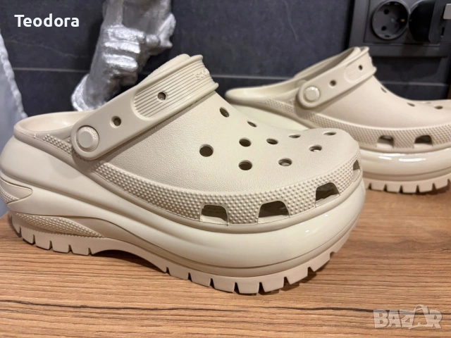 Сандали Crocs Mega Crush, снимка 4 - Сандали - 54184185