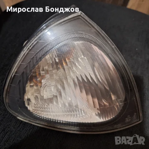 Дясен мигач за Тойота авенсис t22