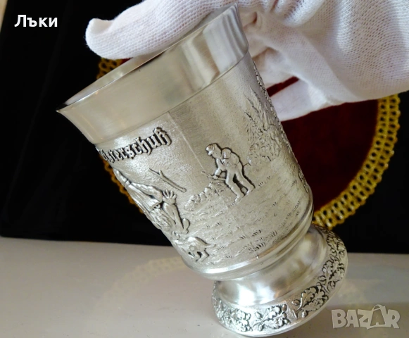 Калаена чаша с Ловец,Заек,комична сцена. , снимка 4 - Антикварни и старинни предмети - 55188181
