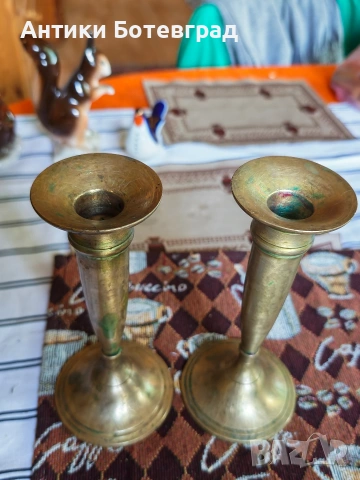 Красиви старинни свещници 