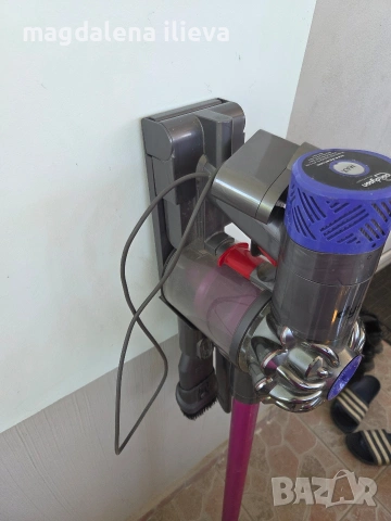 Безжична ръчна вертикална прахосмукачка Dyson, снимка 7 - Прахосмукачки - 54542769