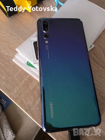 Huawe P20 Pro за части или ремонт, снимка 2 - Huawei - 55103075