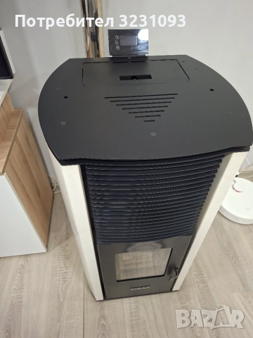 Продавам пелетна камина с водна риза burnit 18kw, снимка 2 - Камини - 55256604
