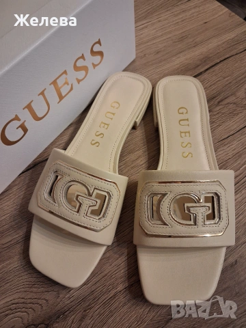Нови чехли Guess