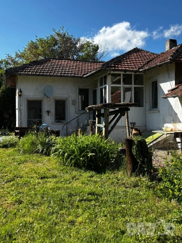 Имот в село Черешово(област Сливо Поле), снимка 2 - Къщи - 54423485