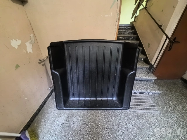 Стелка за багажник Mercedes gl x164 x166, снимка 2 - Аксесоари и консумативи - 54391028