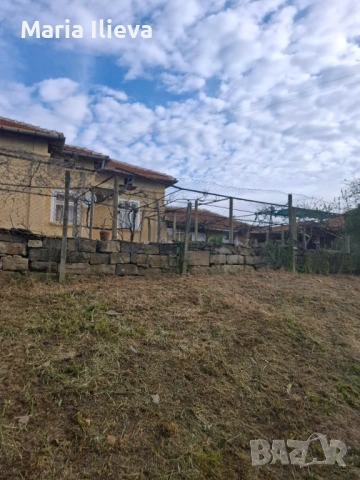 *Продавам къща село Здравец област Търговище*
