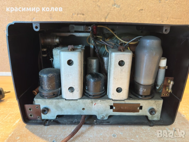 чешки лампов радиоприемник "Telegrafia Super 39“, снимка 3 - Радиокасетофони, транзистори - 54727940