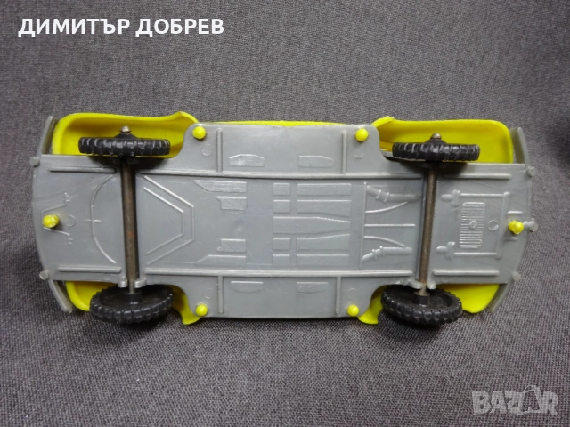 СТАРА РЕТРО ПЛАСТМАСОВА ИГРАЧКА КОЛИЧКА VOLKSWAGEN, снимка 10 - Колекции - 54105993