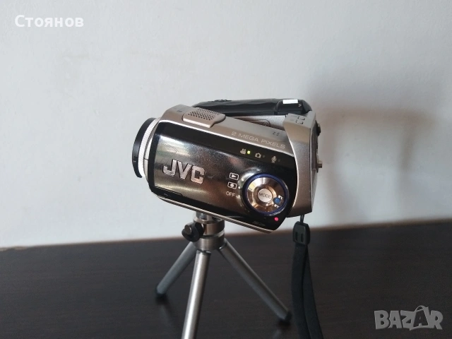 Камера JVC Everio GZ-MC200 Japan, снимка 2 - Камери - 54987194