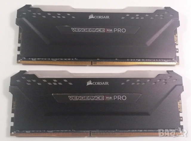 32 GB (2 по 16 GB) DDR4 RAM памет Corsair Vengeance RGB Pro CMW32GX4M2C3200C16