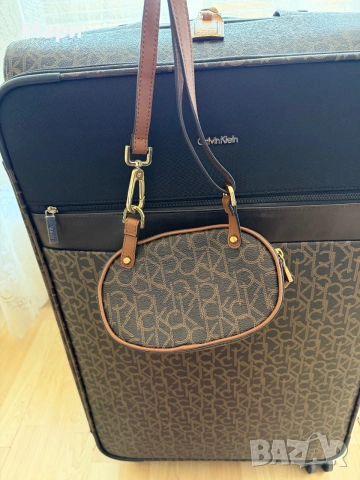 Calvin Klein Оригинална Малка Чанта, снимка 3 - Чанти - 55242223