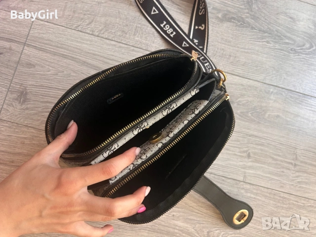 Дамска чанта Guess, снимка 3 - Чанти - 54623493
