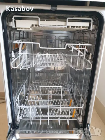 Miele Съдомиялна - 9 Комплекта - Свободностояща - 45см - Тясна, снимка 10 - Съдомиялни - 55469860