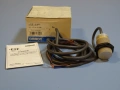 индуктивен датчик Omron E2F-X10F2 Proximity Switch 12-24VDC, снимка 1
