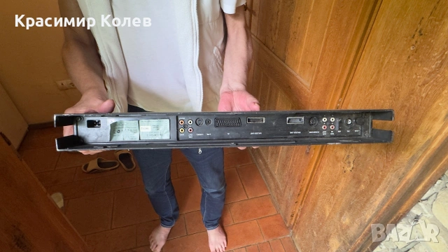 CD плеър със стойка Beocenter 2 и хъб Bang & Olufsen , снимка 3 - Ресийвъри, усилватели, смесителни пултове - 55025089
