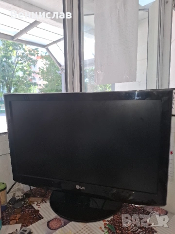 продавам малък телевизор LG