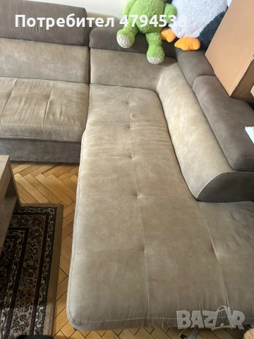 Ъглов разтегателен диван + табуретка + маса – запазен няма скъсано протрито , снимка 3 - Дивани и мека мебел - 54173134
