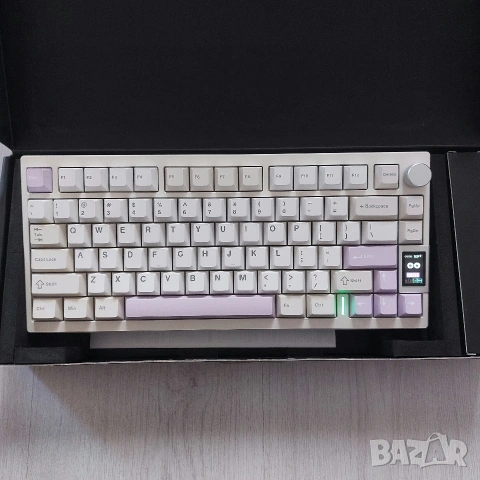 ЧИСТО НОВА YUNZII AL80 – Висок клас 75% Алуминиева Механична Клавиатура (Wireless/Bluetooth/LCD)