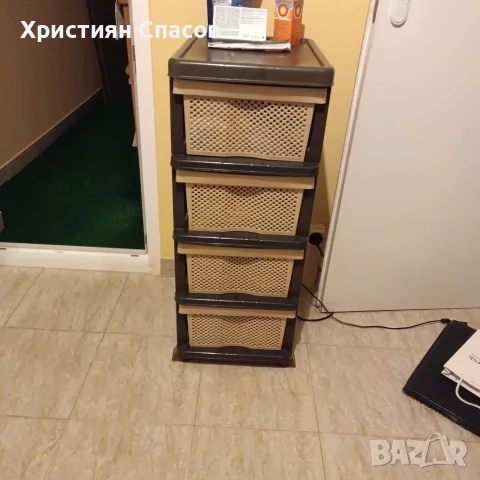 Пластмасов шкаф