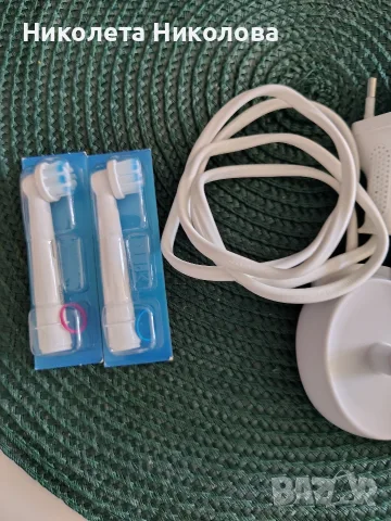 Електронна четка на Oral-B с два накрайника , снимка 2 - Други - 55371643