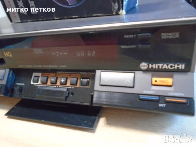 видео Hitachi vt-126e, снимка 2 - Плейъри, домашно кино, прожектори - 55581022