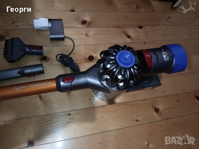 Отлична безжична Dyson V8 прахосмукачка с нова батерия и аксесоари, снимка 4 - Прахосмукачки - 52776474