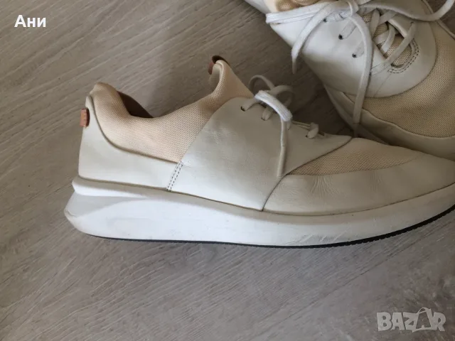 Удобни спортни обувки Clarks.