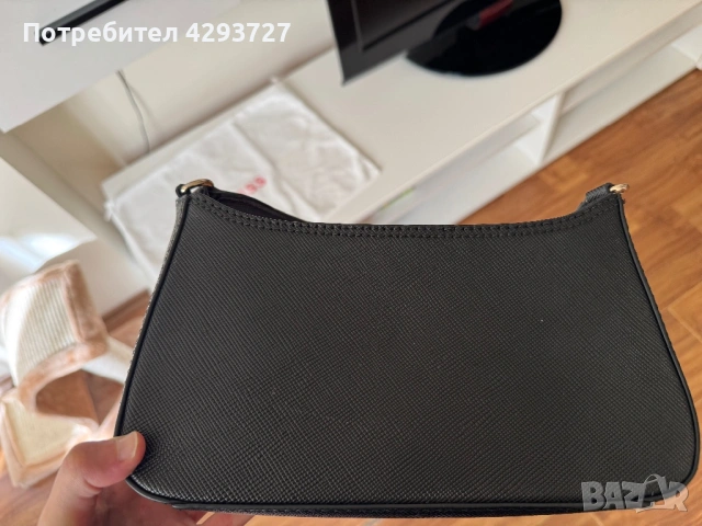 Дамска чанта Guess, снимка 3 - Чанти - 54428384