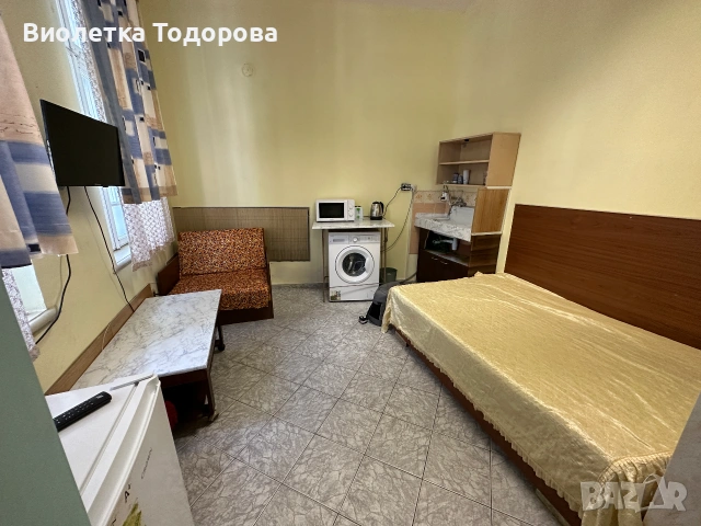 Студио за нощувки, Център