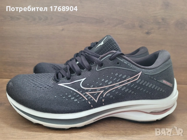 Дамски маратонки Mizuno-38номер, снимка 2 - Маратонки - 54563334