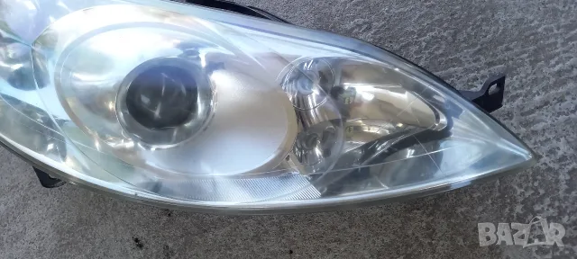 Десен фар Peugeot 407, снимка 2 - Части - 55341804