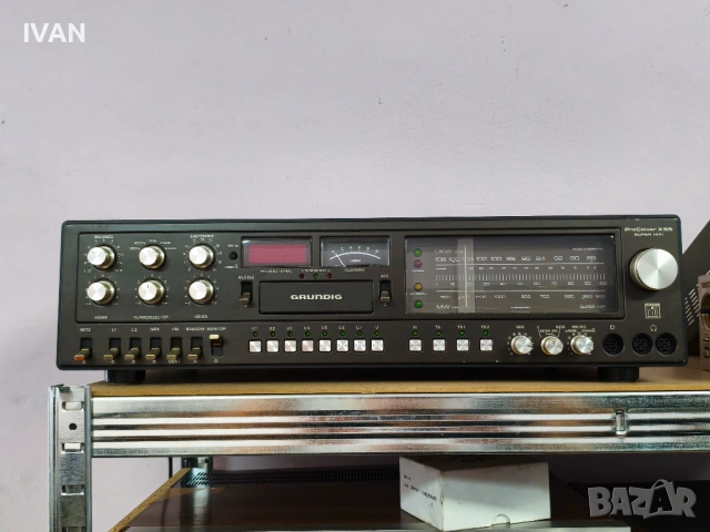 Продавам пред усилвател grundig, снимка 2 - Ресийвъри, усилватели, смесителни пултове - 54807596