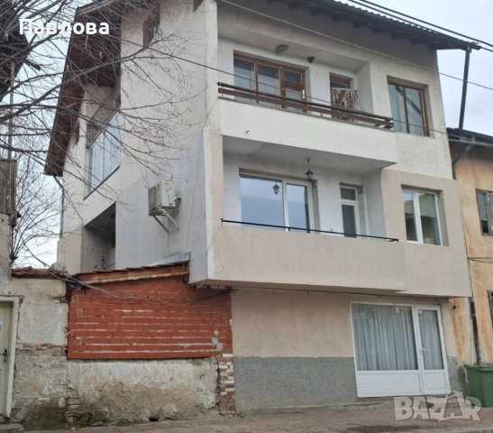 Продавам втори етаж от къща в Гр. РАЗЛОГ