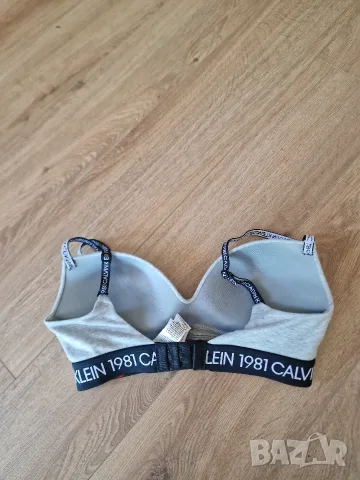 Страхотен дамски спортен топ CALVIN KLEIN, размер 70D , снимка 5 - Бельо - 55359255