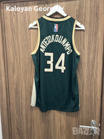 Баскетболен потник Bucks (M) и Оригинални тениски Adidas (2XL), снимка 2 - Тениски - 55198620