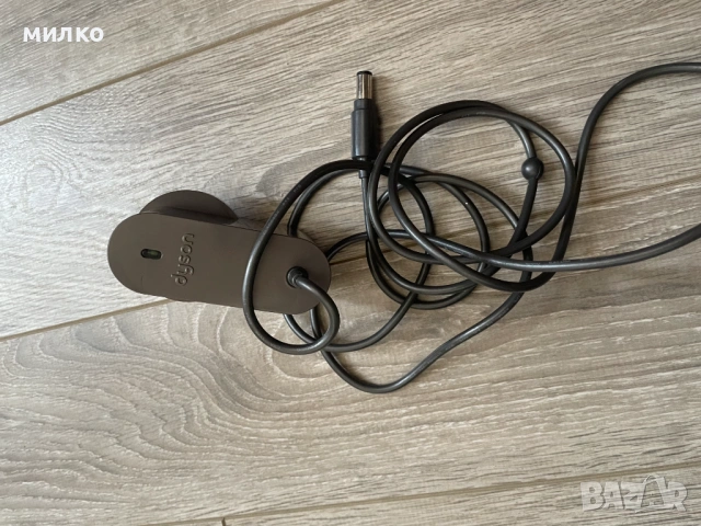 Зарядно за прахосмукачка DYSON 17530-01, снимка 4 - Прахосмукачки - 54699482