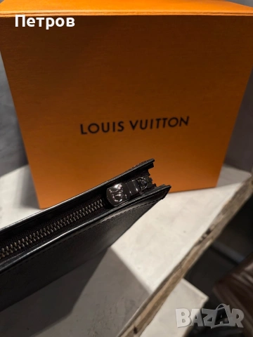 100% ОРИГИНАЛЕН Louis Vuitton Clutch Voyage MM + бележки и кутия, снимка 7 - Чанти - 54045199