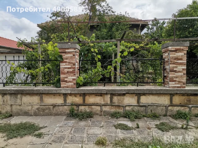 Къща в гр. Нови Пазар , снимка 2 - Къщи - 55446000