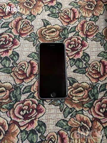 Продавам iPhone SE 2 2020, снимка 2 - Apple iPhone - 54667783