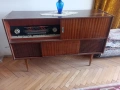 Продавам радиограмофон Хармония 20 /музикален шкаф/, снимка 1