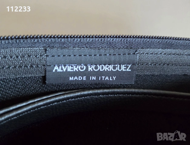 Оригинална италианска мъжка клъч чантичка Alviero Rodriguez., снимка 3 - Чанти - 54629109