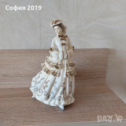Leonardo collection порцеланова фигура